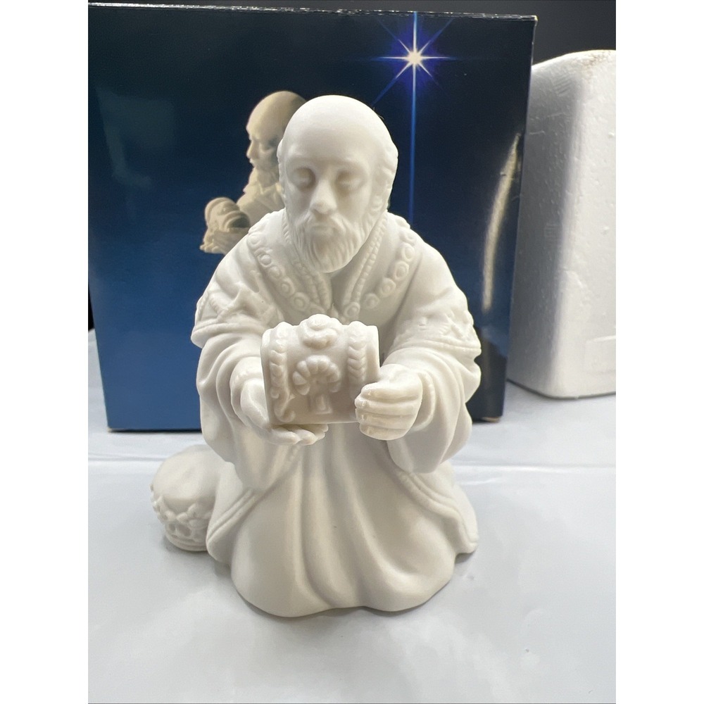 Avon Nativity Collectibles The Magi Melchior 1982 Porcelain Figurine With Box